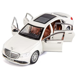 MERCEDES BENZ E300 1:24 Die-Cast Metal Collectible Car with Opening Doors and Bonnet