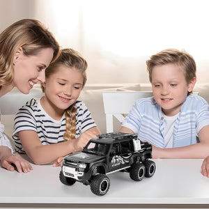 LAND ROVER DEFENDER 1:24 Die-Cast Metal Collectible Car with Opening Doors and Bonnet