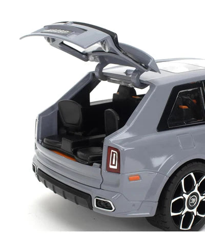 Rolls Royce Cullinan 1:24 Die-Cast Metal Collectible Car with Opening Doors and Bonnet