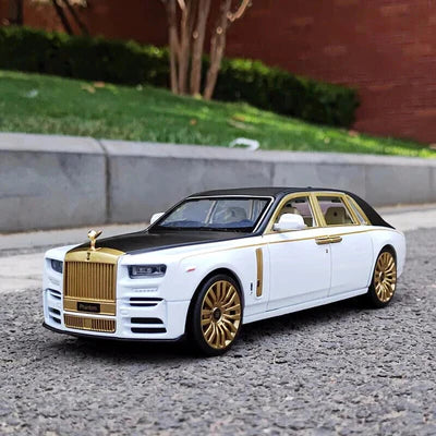 ROLLS ROYCE PHANTOM - LUX GOLD 1:24 Die-Cast Metal Collectible Car with Opening Doors and Bonnet