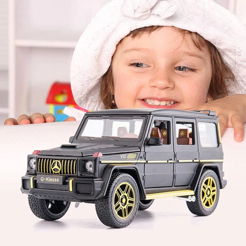 MERCEDES BENZ G-Class 1:24 Die-Cast Metal Collectible Car with Opening Doors and Bonnet