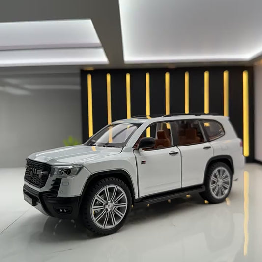 Land Cruiser SUV 1:18 Die-Cast Metal Collectible Car with Opening Doors and Bonnet