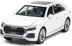 AUDI Q8 1:24 Die-Cast Metal Collectible Car with Opening Doors and Bonnet